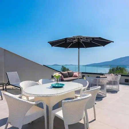 5 Bedroom - 1088 فيلة
