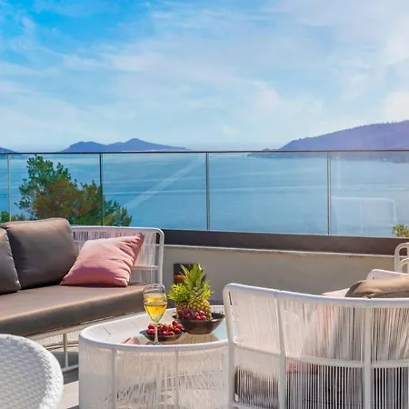 فيلة 5 Bedroom - 1088 *