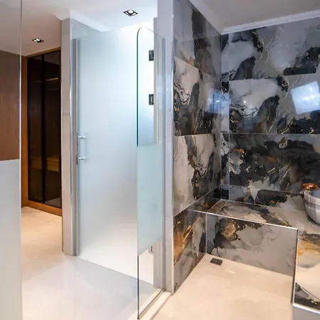 فيلة 5 Bedroom - 1088 *