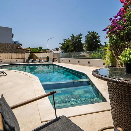 5 Bedroom - 1088 *