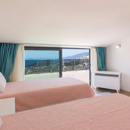 5 Bedroom - 5198 *