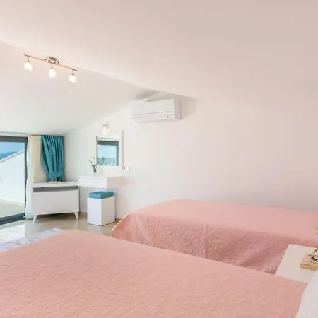 5 Bedroom - 5198
