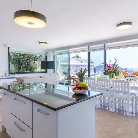 Villa 5 Bedroom - 5198