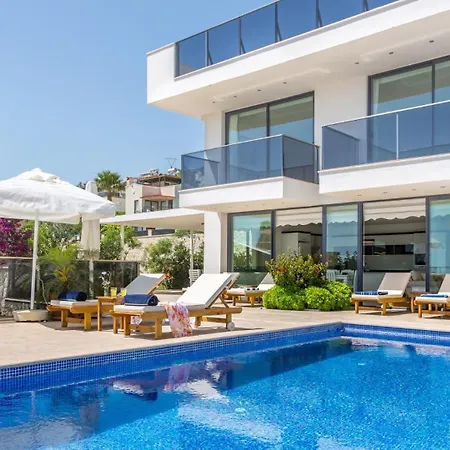 Villa 5 Bedroom - 5198